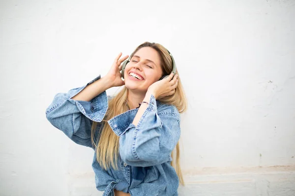 Portrait Beautiful Young Latin Woman Headphones Smiling White Wall — Stock Photo, Image