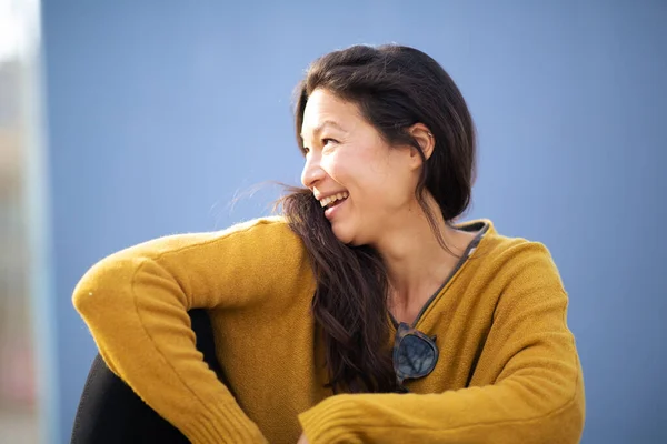 Close Portrait Smiling Young Asian Woman Sitting Outdoors Looking Away — Stock Photo, Image
