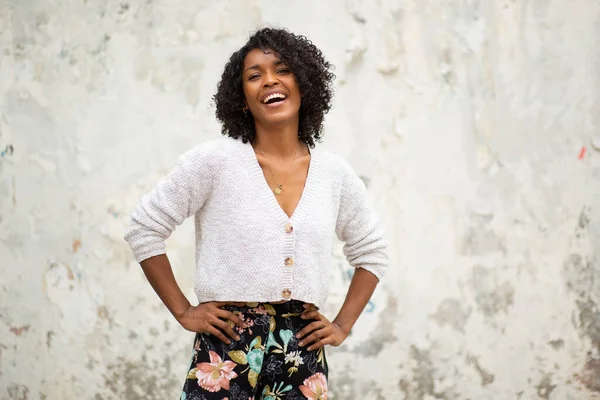 Portrait Smiling Young African American Posing White Wall — Stock Photo, Image