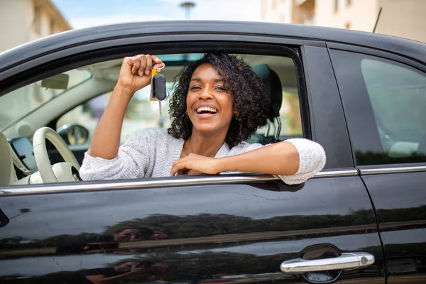 Portrait Happy Young Woman Holding Car Keys — Stock Photo, Image