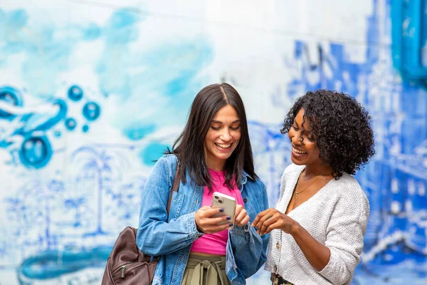 Portrait Two Women Together Looking Phone — Stock Photo, Image