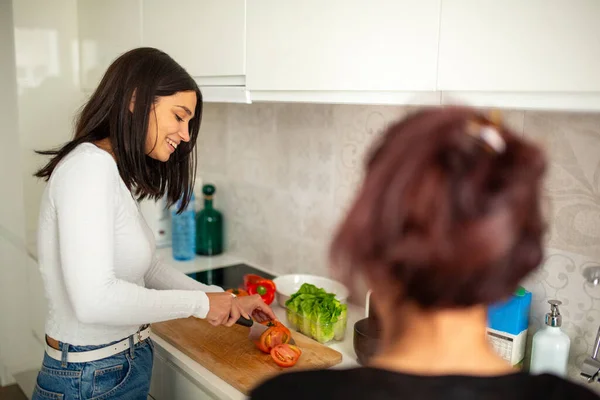Portrait Young Woman Cutting Vegetables Home Kitchen — Stock Photo, Image