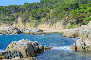 Girona 'daki (İspanya) Sahil Cesareti (Costa Brava) manzaraları ve ayrıntıları)
