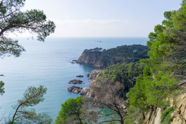 Girona 'daki (İspanya) Sahil Cesareti (Costa Brava) manzaraları ve ayrıntıları)