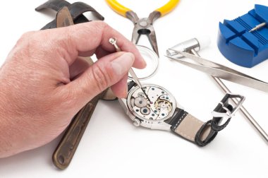 Zamansız Kesinlik: Bir Saatçinin Sanatsal Çalışması