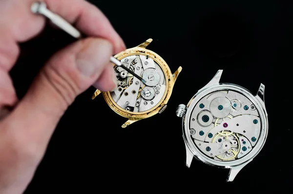 永恒不变的精准 钟表匠的艺术实践 — 图库照片
