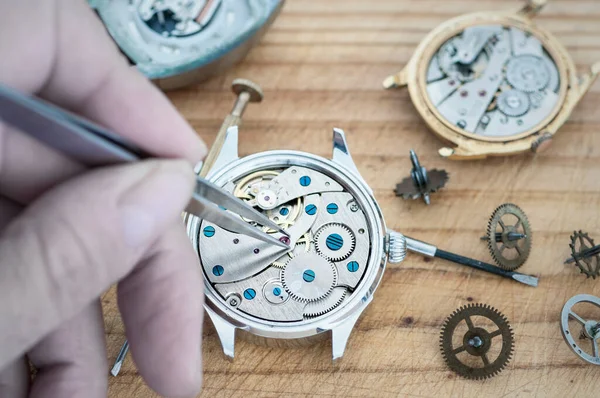 Tijdloze Precisie Een Horlogemaker Artistry Action — Stockfoto