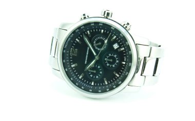 beyaz arkaplanda kol saati