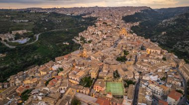 Ragusa İbla 'nın Sunset, Sicilya, İtalya, Avrupa, Dünya Mirası Bölgesi Hava Görüntüsü