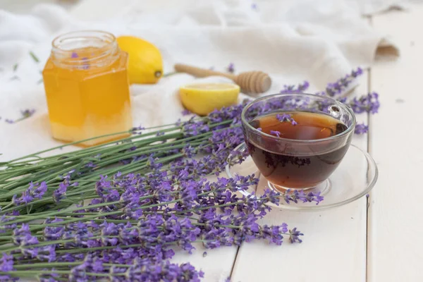 Honung Och Lavendel Buketter Begreppet Virusbehandling Träbord — Stockfoto