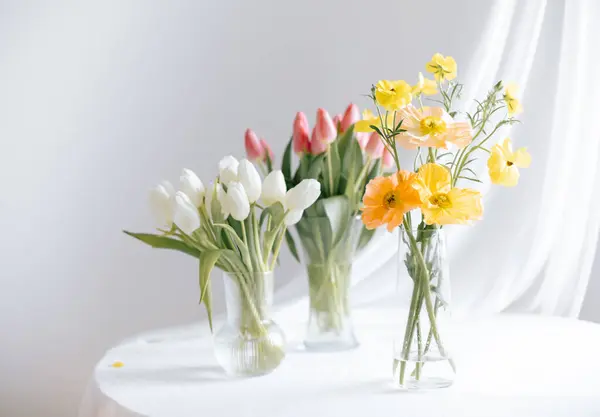 Ljusa Romantiska Blomma Interiör Vit Kopia Utrymme Bakgrund — Stockfoto