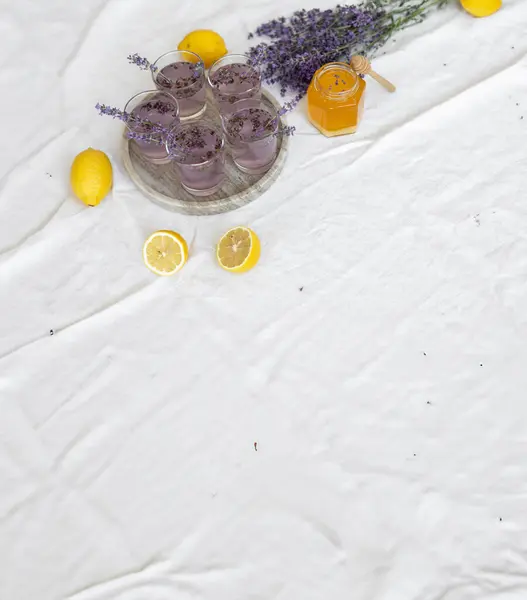 Honing Lavendel Boeketten Virus Behandeling Concept Houten Tafel — Stockfoto