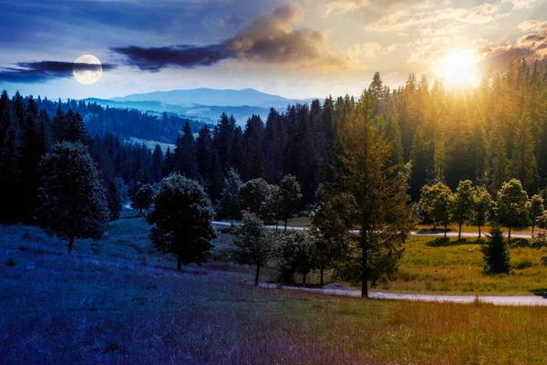 Carpathian Mountain Landscape Summer Twilight Day Night Time Change Concept — Stockfoto