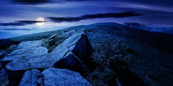 Karpaternas Sommarlandskap Natten Kullar Och Stenar Fullmåne Ljus Underbar Natur — Stockfoto