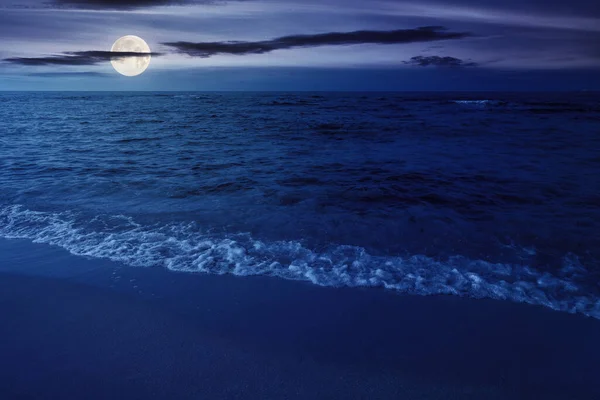 Zomervakantie Achtergrond Aan Zee Helder Water Zandstrand Bij Volle Maan — Stockfoto