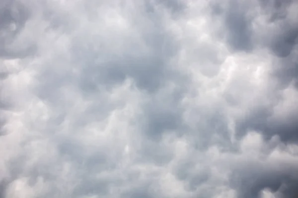 Obloha Pokrytá Hustými Deštivými Mraky Špatná Předpověď Počasí — Stock fotografie