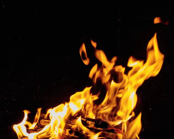 Λαμπερές Πορτοκαλί Φλόγες Φωτιάς Σύμβολο Θερμότητας Και Ενέργειας — Φωτογραφία Αρχείου
