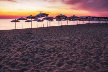 Sabaha karşı Sozopol kasabasının deniz manzarası. İspanya 'da tatil sezonu. Deniz kıyısı uzun pozlama