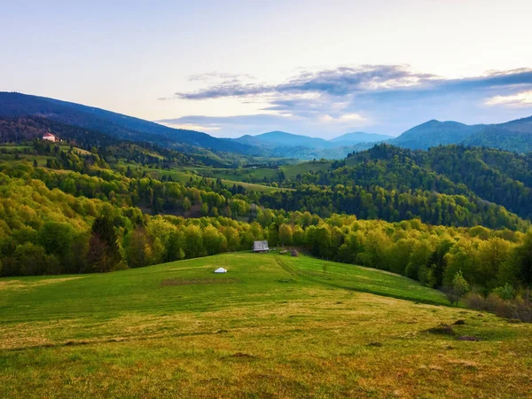 Natural Beauty Rural Landscape Grassy Rolling Hills Evening Light Mountain — Stock Photo, Image