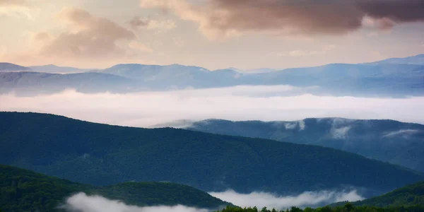 Hermoso Paisaje Las Montañas Amanecer Vista Desde Arriba — Foto de Stock