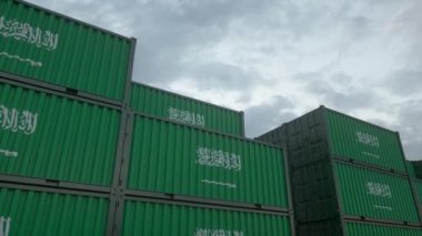 Suudi Arabistan bayrak konteynırları konteyner terminalinde bulunmaktadır. Suudi Arabistan ihracat veya ithalat kavramı.