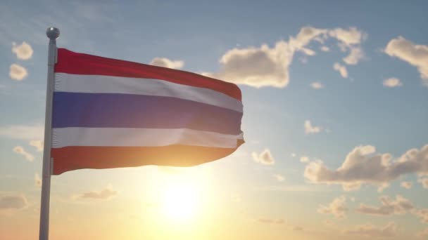 Bandiera Thailandia Sul Palo Sventolando Sullo Sfondo Del Cielo Vento — Video Stock