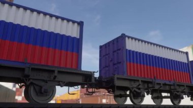 Rusya bayrağı taşıyan konteynırlar. Demiryolu taşımacılığı.