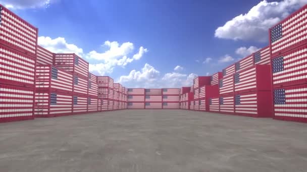 美国进出口概念 悬挂美国国旗的集装箱位于集装箱码头 — 图库视频影像