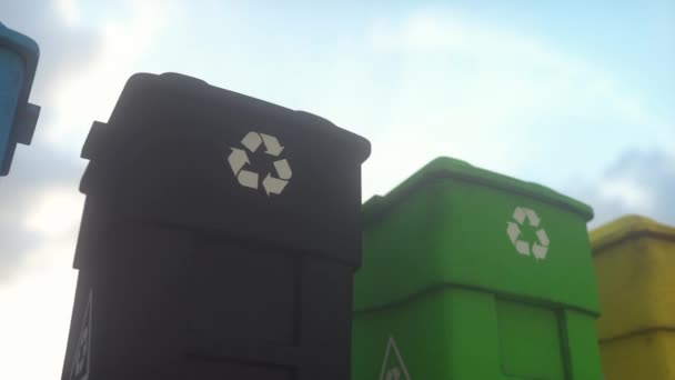 Poubelles Colorées Plastique Avec Logo Recyclage Empilées Dans Une Rangée — Video