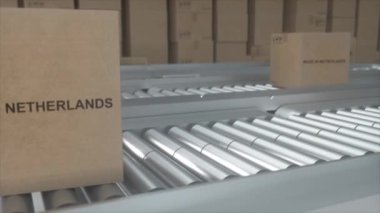 Hollanda 'da ithalat ve ihracat konseptinde üretildi. Konveyörde Hollanda 'dan getirilen ürünlerle dolu karton kutular var..