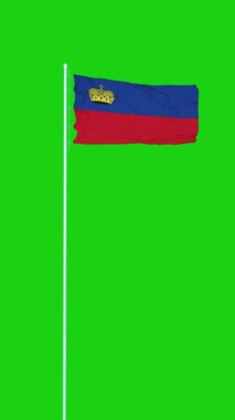Lihtenştayn bayrağı yeşil ekran arka planında rüzgarda dalgalanıyor. Dikey video.