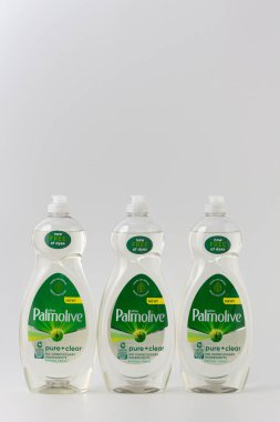 St. Paul, MN, ABD - 26 Ekim 2022 Palmolive Pure ve Clear Bulaşık Sıvısı ve ticari marka logosu.