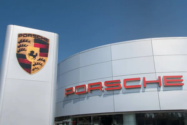 Los Angeles Eua Julho 2016 Porsche Concessionária Automóvel Exterior Logotipo — Fotografia de Stock