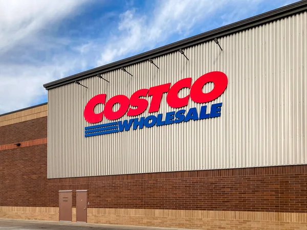 Paul Usa February 2023 Costco Wholesale Retail Exterior Trademark Logo — Stock Photo, Image