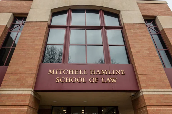 2023年5月6日米国マサチューセッツ州ポール ミッチェル ハムライン法律学校本館 — ストック写真