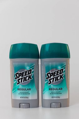 St. Paul, MN, ABD - 9 Haziran 2023: Mennen Hız Çubuğu Deodorantı ve ticari marka logosu.