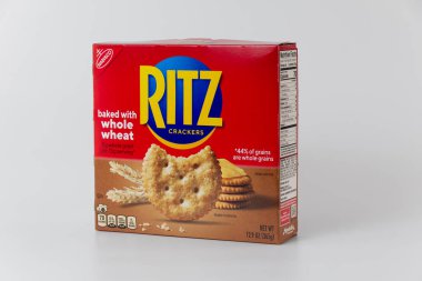 St. Paul, MN, ABD - 4 Haziran 2023 Ritz Whole Buğday Krakerleri ve ticari marka logosu.