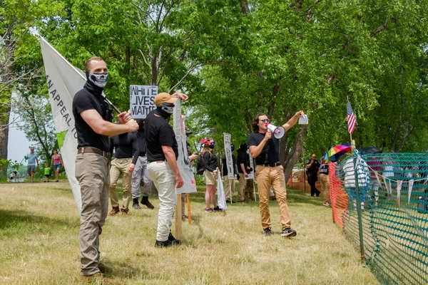 Hudson Estados Unidos Junio 2023 Manifestantes Lgbtq Enmascarados Identificados Asistentes — Foto de Stock