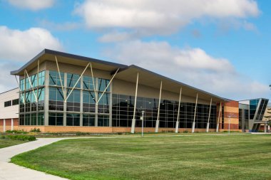 BROOKINGS, SD, ABD - 21 Haziran 2023: Güney Dakota Eyalet Birliği Kampüsü Miller Sağlık Merkezi.