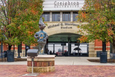 OMAHA, NE, ABD - 4 NOVEMBER 2022: Michael G. Morrison Stadyumu Creighton Üniversitesi kampüsü.