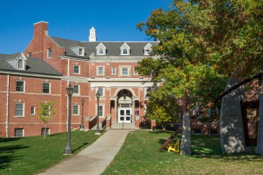 CEDAR FALls, IA, ABD - 21 Ekim 2023: Bartlett Hall Kuzey Iowa Üniversitesi kampüsünde.