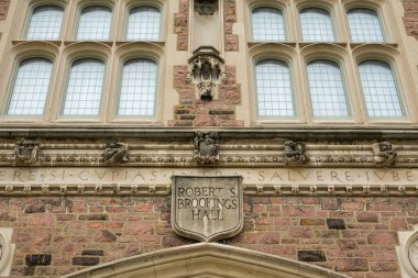 St. LOUIS, MO, ABD - 19 Ekim 2023: Washington Üniversitesi Danforth Kampüsü 'ndeki Brookings Hall.