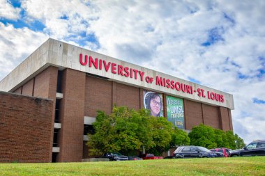 St. LOUIS, MO, ABD - 19 Ekim 2023 Mark Twain Atletizm Merkezi Missouri-St. Louis Üniversitesi kampüsünde.