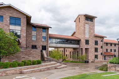 BOULDER, CO, ABD - 12 Mayıs 2024: Colorado Üniversitesi Buckingham Salonu Boulder.