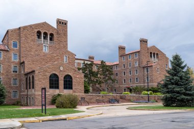 BOULDER, CO, ABD - 12 Mayıs 2024: Colorado Üniversitesi 'nde Farrand Hall Boulder.