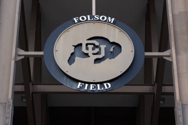 BOULDER, CO, ABD - 12 Mayıs 2024: Colorado Üniversitesi Folson Stadyumu Boulder.