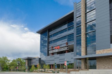Fort Collins, CO, ABD - 12 Mayıs 2024: Colorado Eyalet Üniversitesi 'nde Canvas Stadyumu.