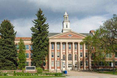 Fort Collins, CO, ABD - 13 Mayıs 2024: Colorado Eyalet Üniversitesi Sanat Merkezi.