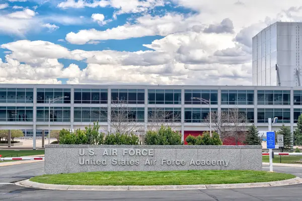 Stock image COLORADO SPRINGS, CO, USA - MAY 14, 2024: Entrance gate to the United States Air Force Academy.