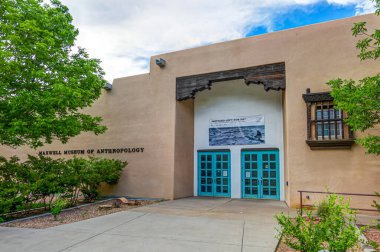 ALBUQUERQUE, NM, ABD - 15 Mayıs 2024: Maxwell Antropoloji Müzesi New Mexico Üniversitesi.